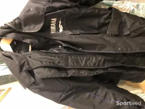 blouson de moto d'occasion Ajouté le : 23/11/2023