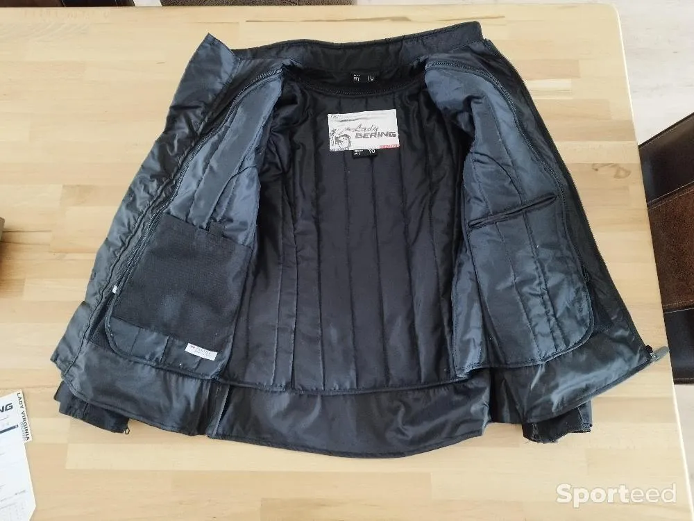 BLOUSON MOTO FEMME T36  d'occasion Ajouté le : 19/01/2024
