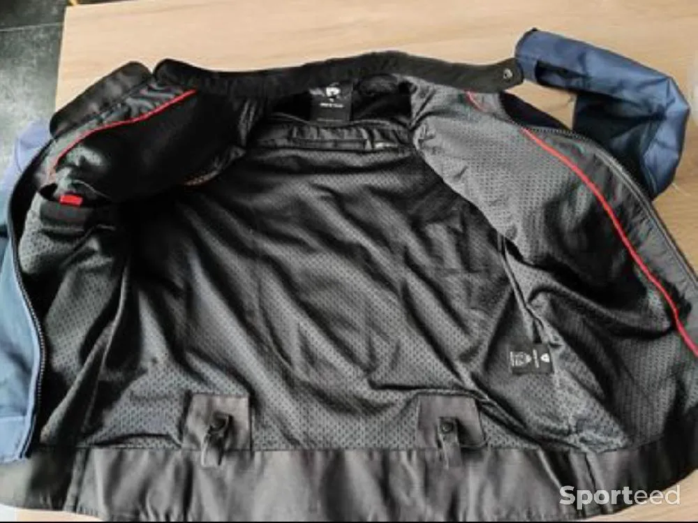 Blouson moto été  d'occasion Ajouté le : 19/01/2024