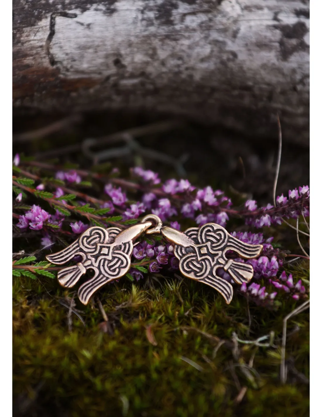 Broche cape viking Hugin et Munin, en bronze ⚔️ Boutique Épées