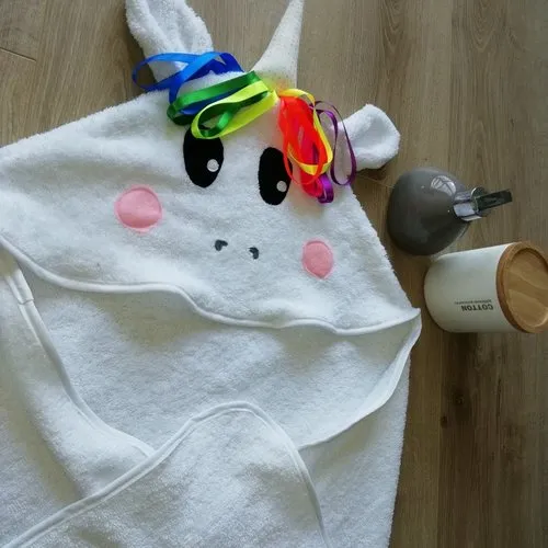 Cape de bain licorne