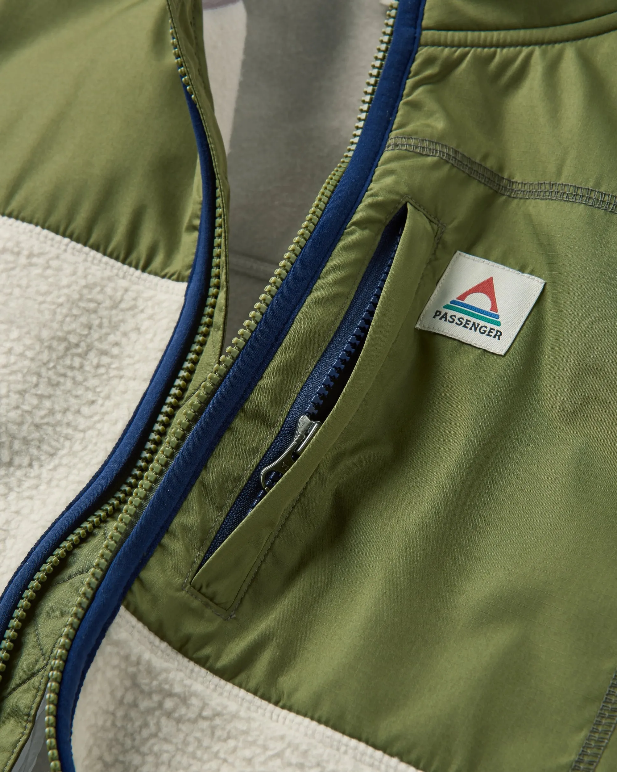 Gilet en polaire sherpa recyclée Offgrid - Avoine/Kaki