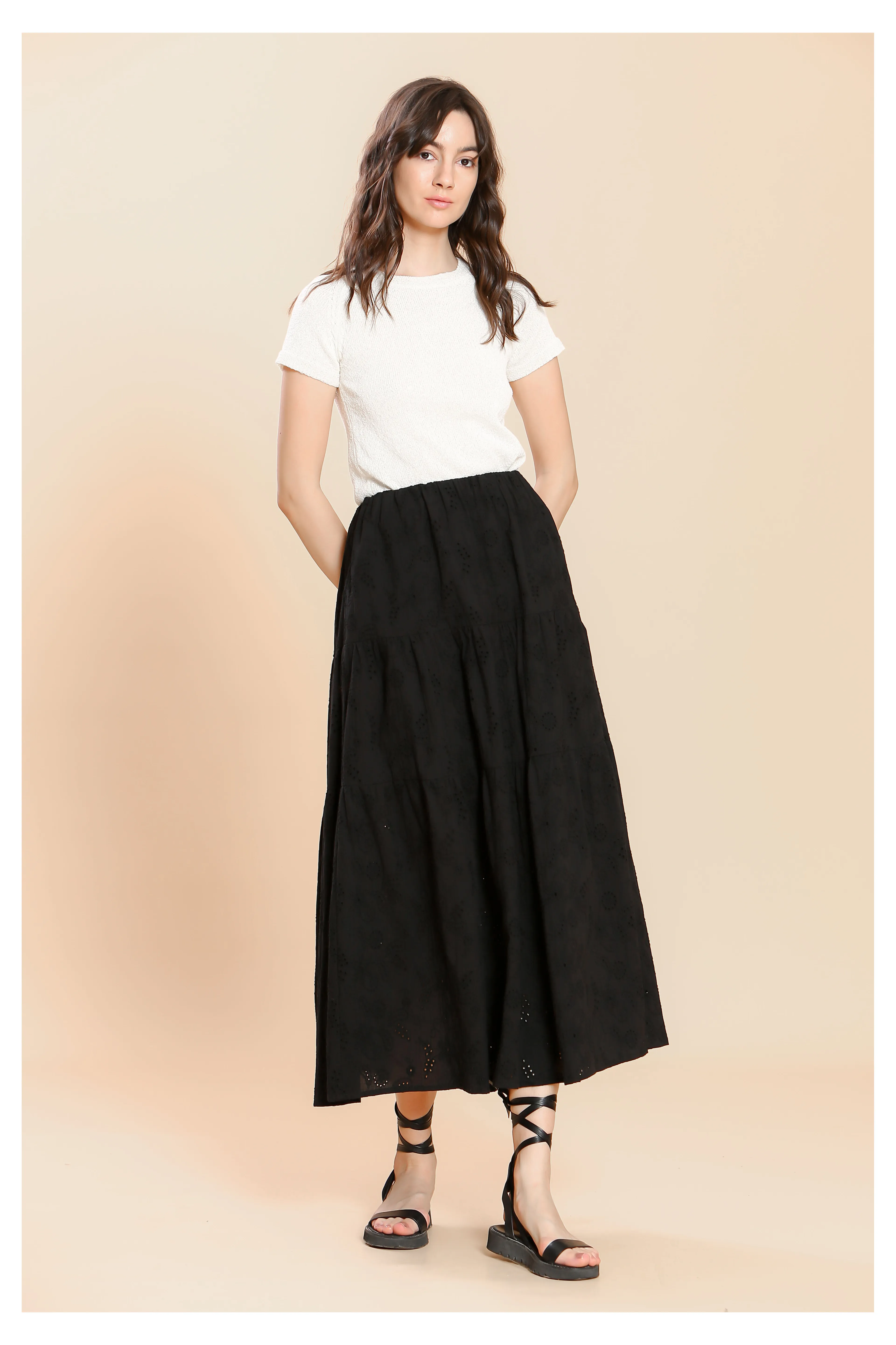 Jupe broderie anglaise noir