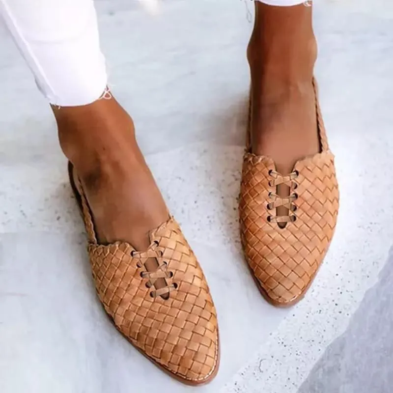 Pantoufles en cuir tissé à la main pour femmes
