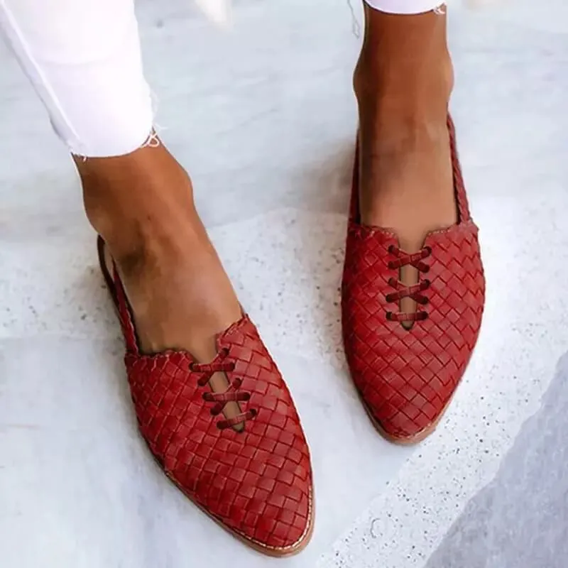 Pantoufles en cuir tissé à la main pour femmes