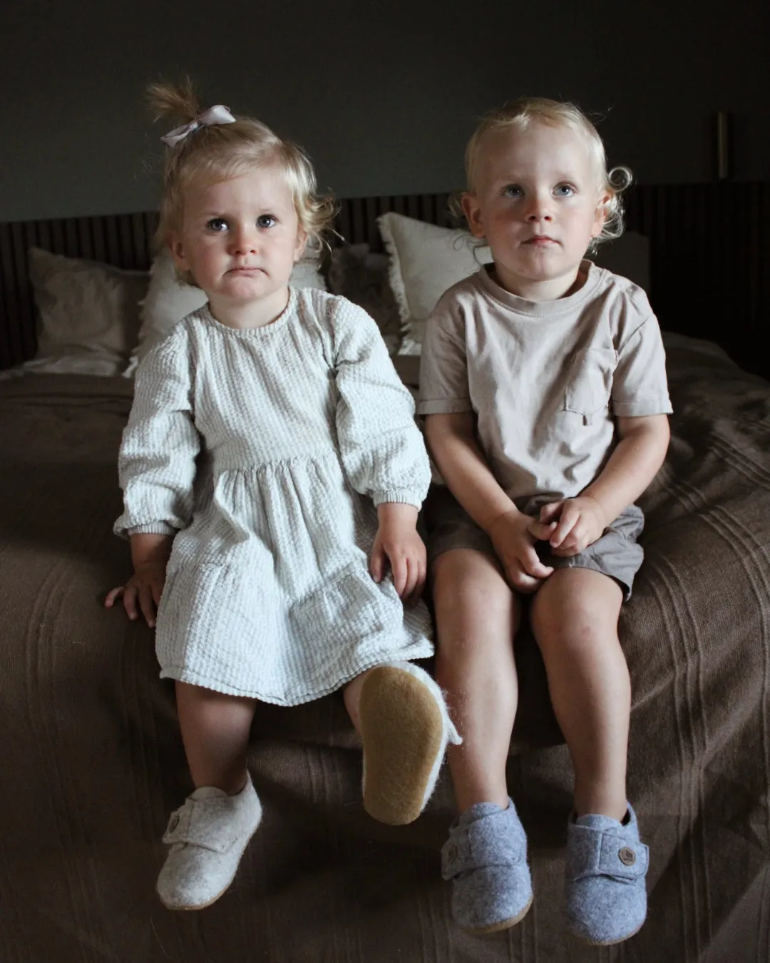 Pantoufles en feutre de laine pour enfants – Gris clair