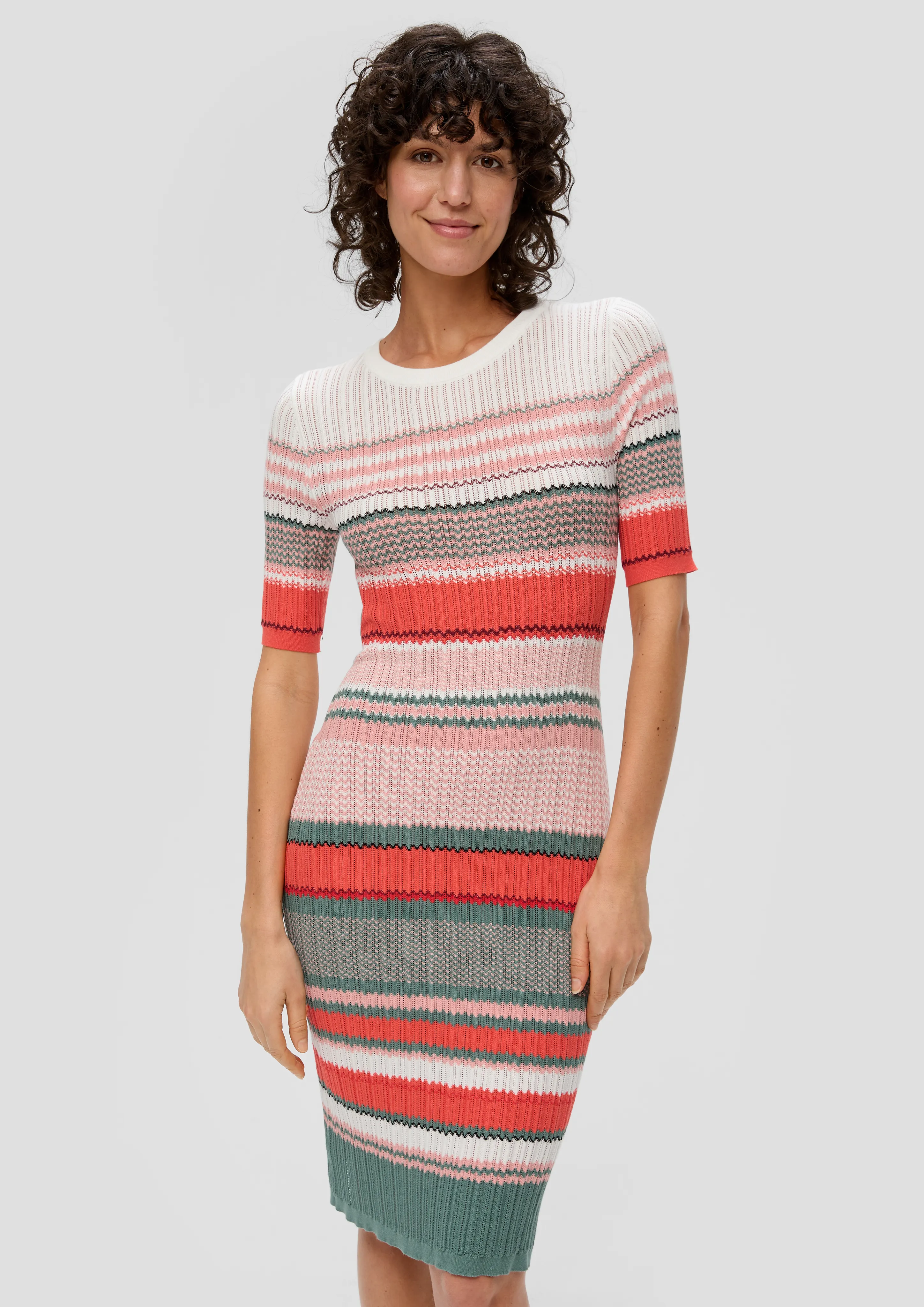 Strickkleid aus Viskosestretch im Slim Fit